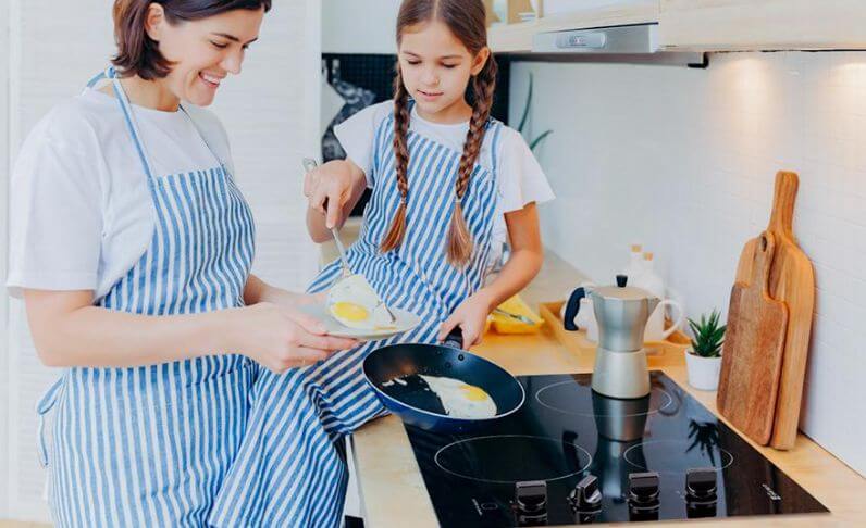 Ceramic vs Induction Cooktops Buying Guide